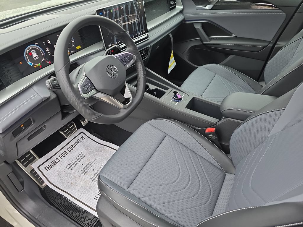 New 2026 Volkswagen Tiguan SE R-Line AWD/4WD image 13