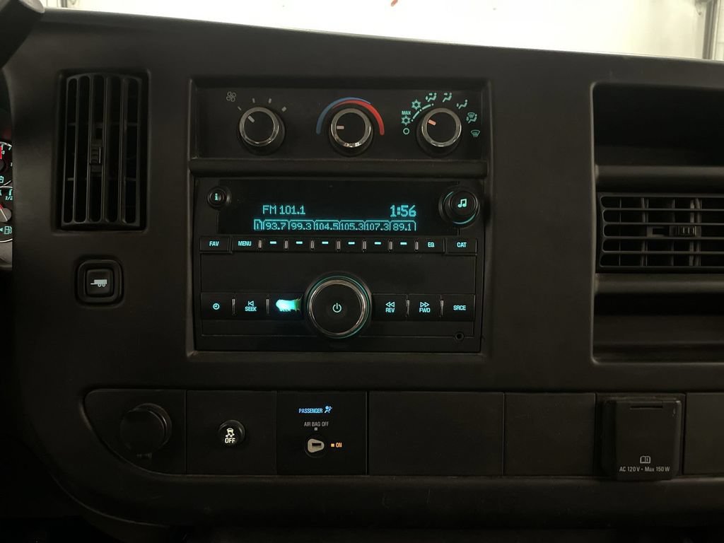 Used 2017 GMC Savana 2500 RWD image 10