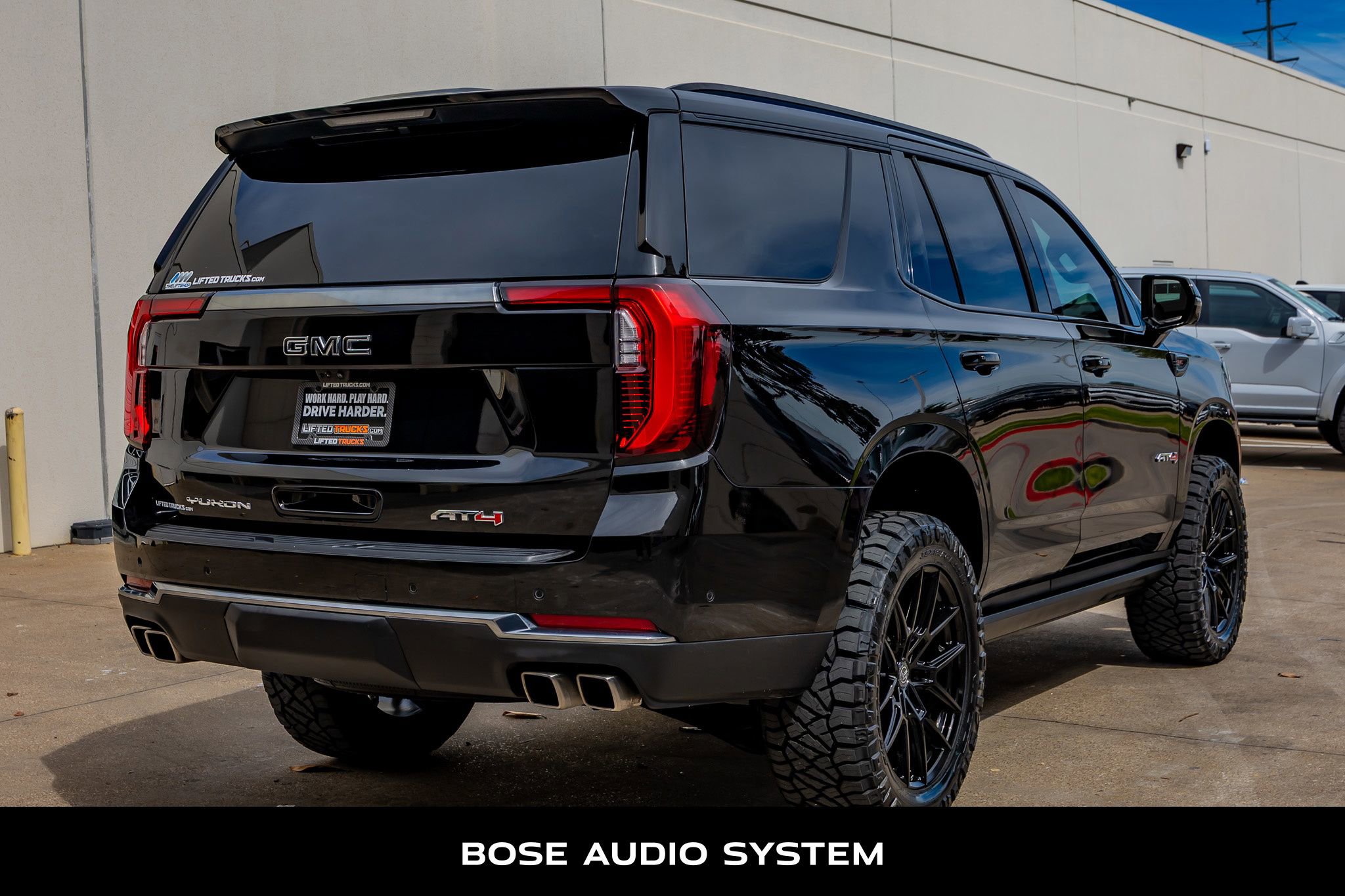 Used 2025 GMC Yukon AT4 w/ AT4 Premium Package AWD/4WD image 10