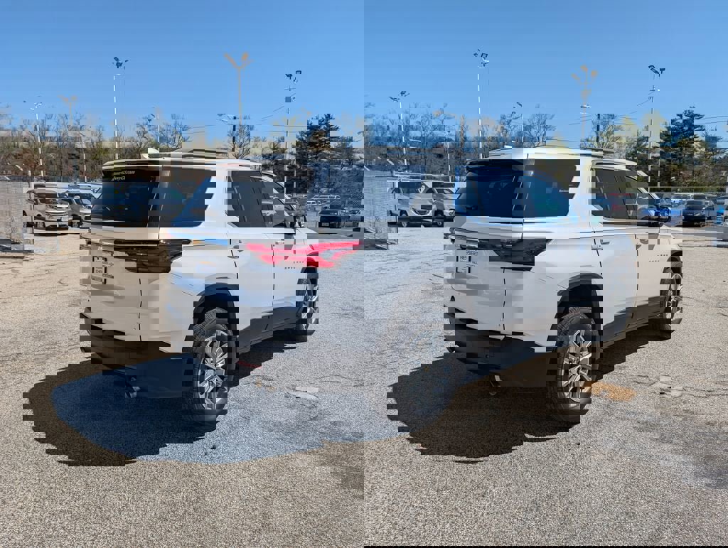 Certified 2023 Chevrolet Traverse LT image 5