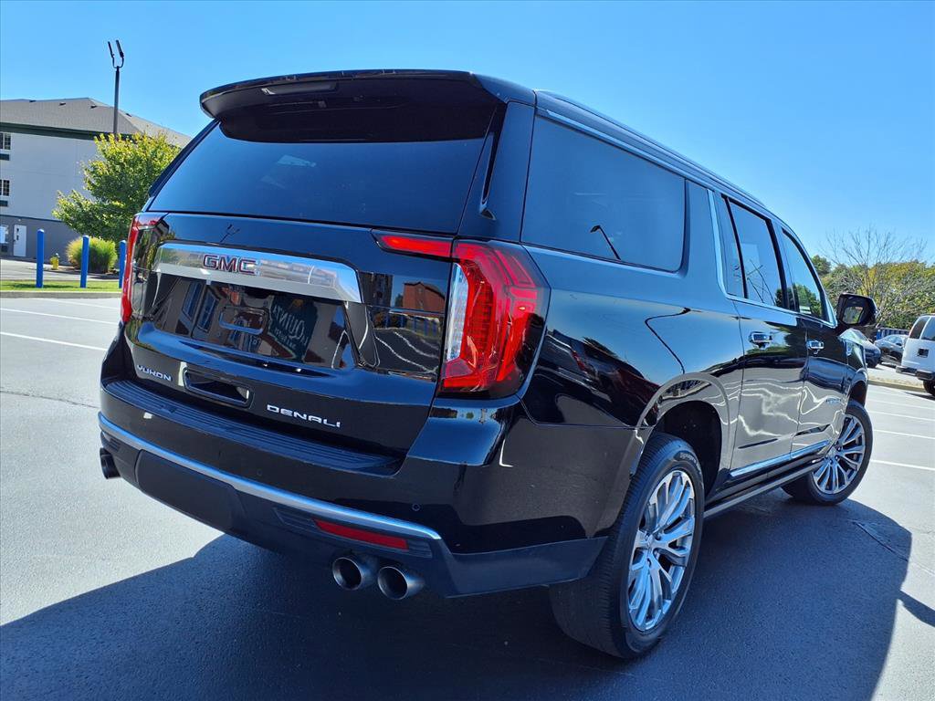 Used 2022 GMC Yukon XL Denali w/ Denali Premium Package image 38