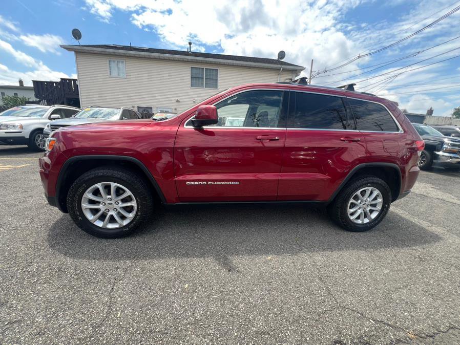 Used 2014 Jeep Grand Cherokee Laredo w/ 18" Wheel & 8.4" Radio Group AWD/4WD image 2