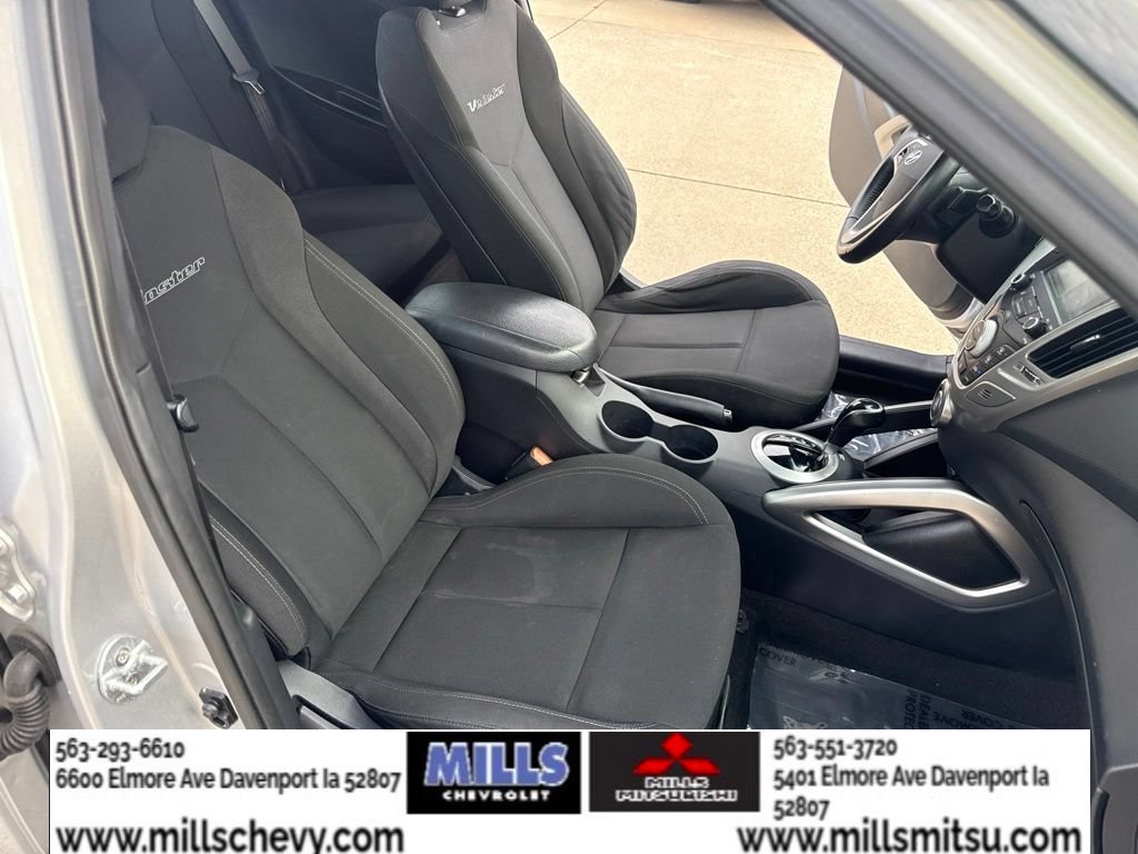 Used 2017 Hyundai Veloster Value Edition FWD image 19