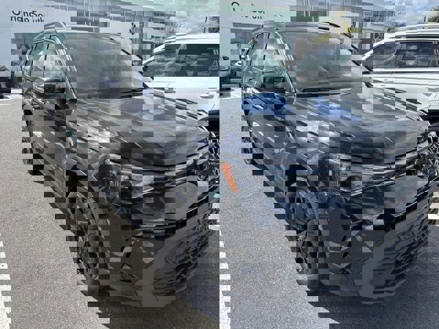 Used 2025 Volkswagen Taos SE