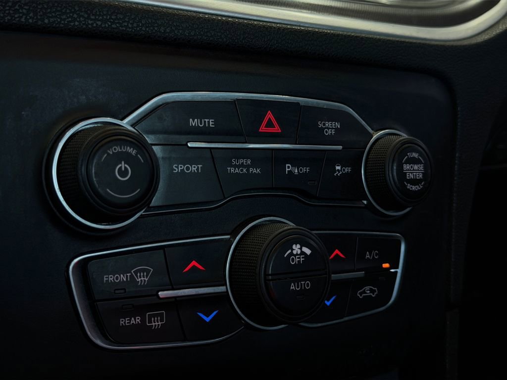Used 2020 Dodge Charger R/T RWD image 18