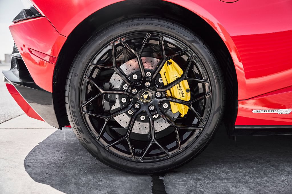 Used 2023 Lamborghini Huracan EVO RWD image 24