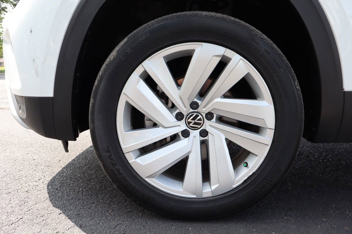 Used 2021 Volkswagen Atlas Cross Sport SE image 38