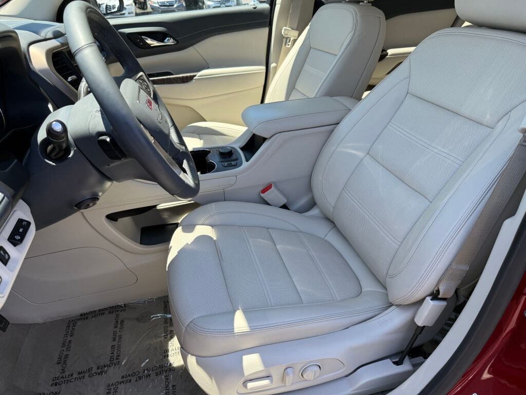 Used 2023 GMC Acadia Denali AWD/4WD image 11