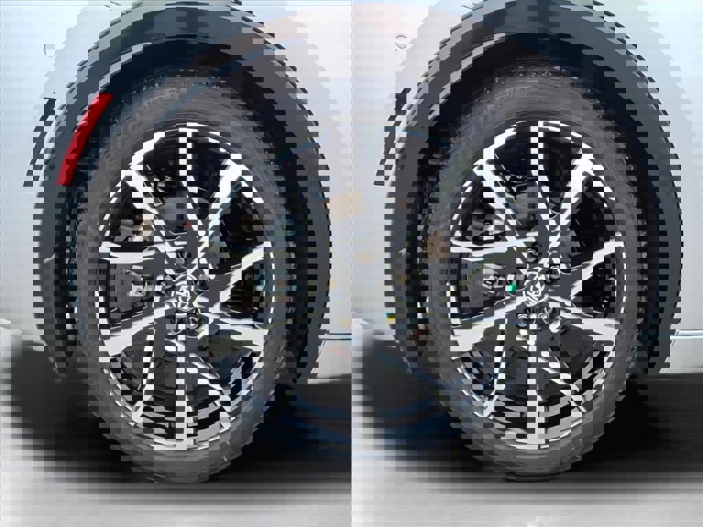 New 2026 Toyota Prius Plug-In Hybrid image 6