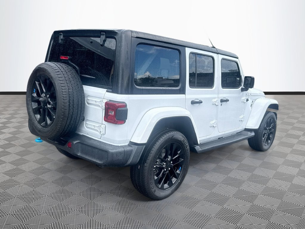 Used 2023 Jeep Wrangler Unlimited Sahara AWD/4WD image 6