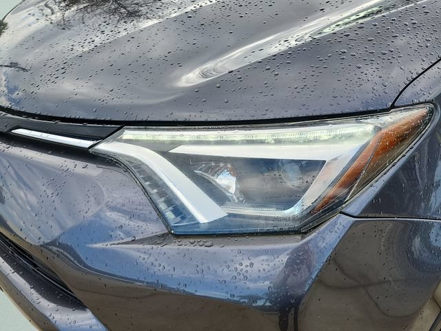Used 2017 Toyota RAV4 Limited AWD/4WD image 33
