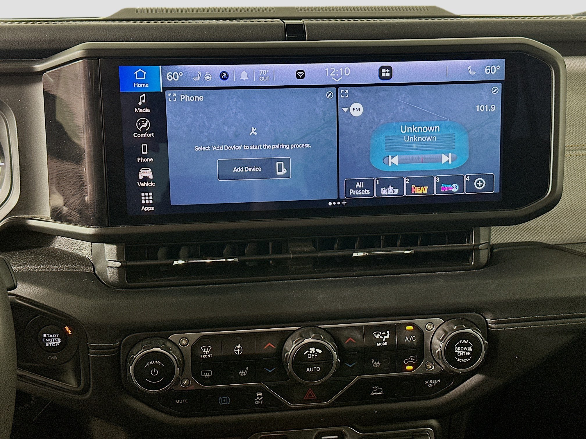 Used 2024 Jeep Wrangler Unlimited Sahara AWD/4WD image 19