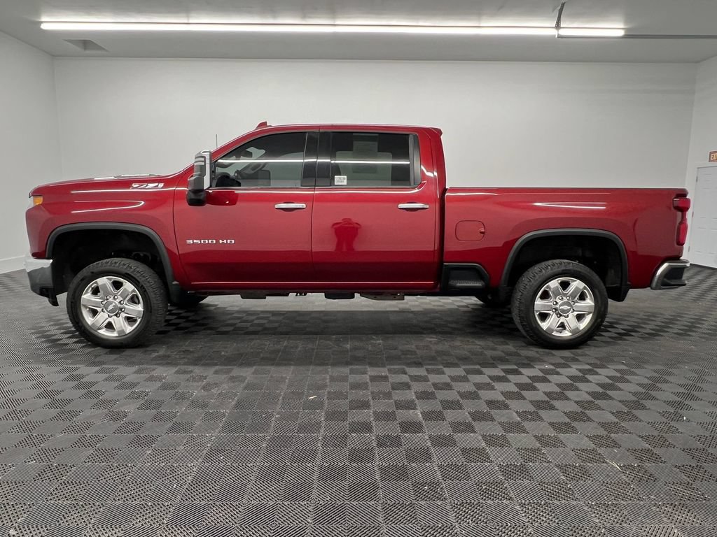 Used 2020 Chevrolet Silverado 3500 LTZ AWD/4WD image 2