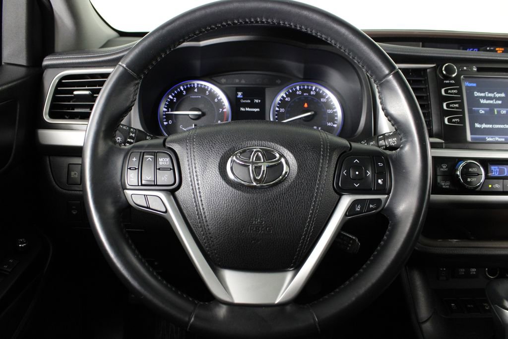 Used 2017 Toyota Highlander XLE image 26