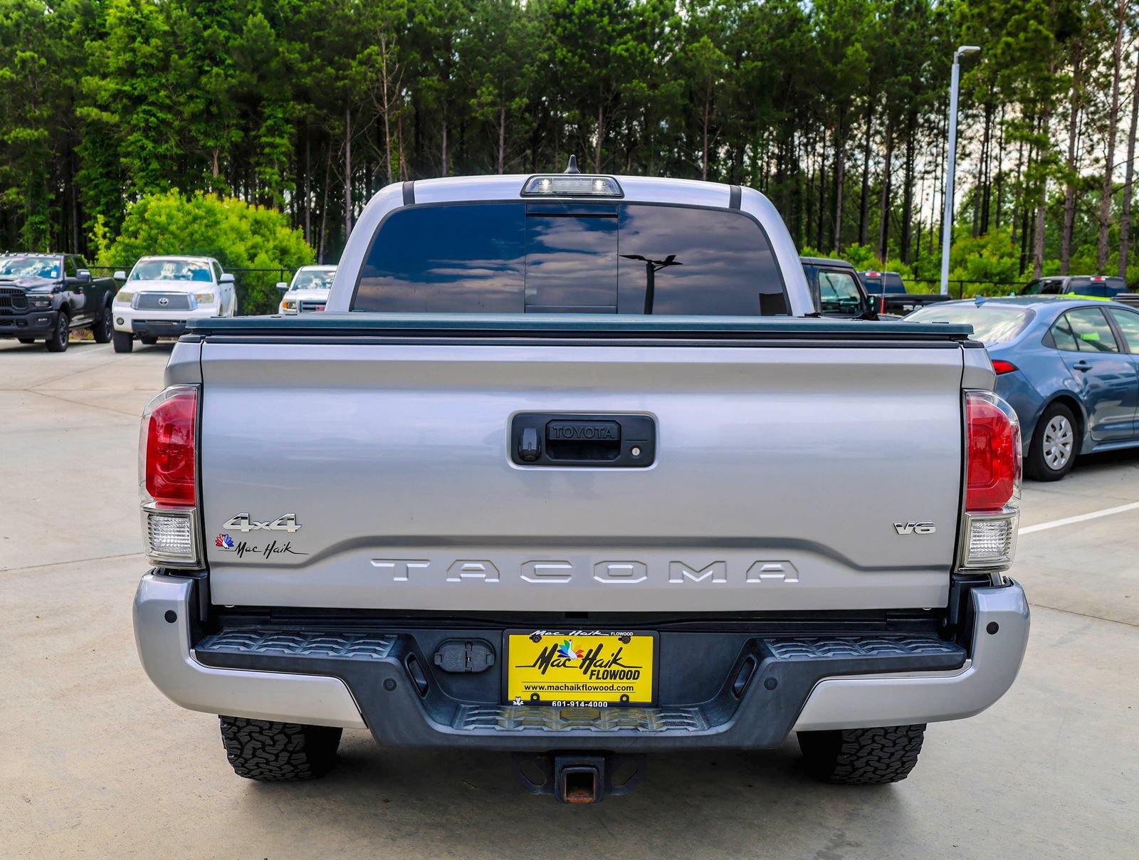 Used 2019 Toyota Tacoma Limited AWD/4WD image 7