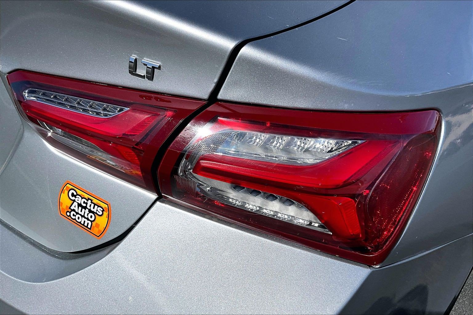 Used 2020 Chevrolet Malibu LT FWD image 28