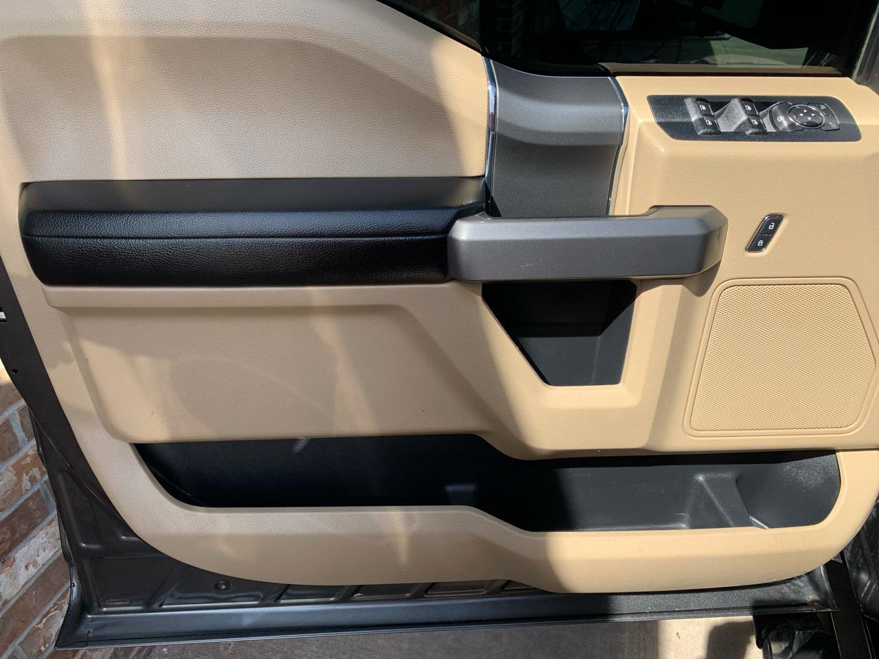 Used 2015 Ford F150 XLT w/ Equipment Group 301A Mid image 23