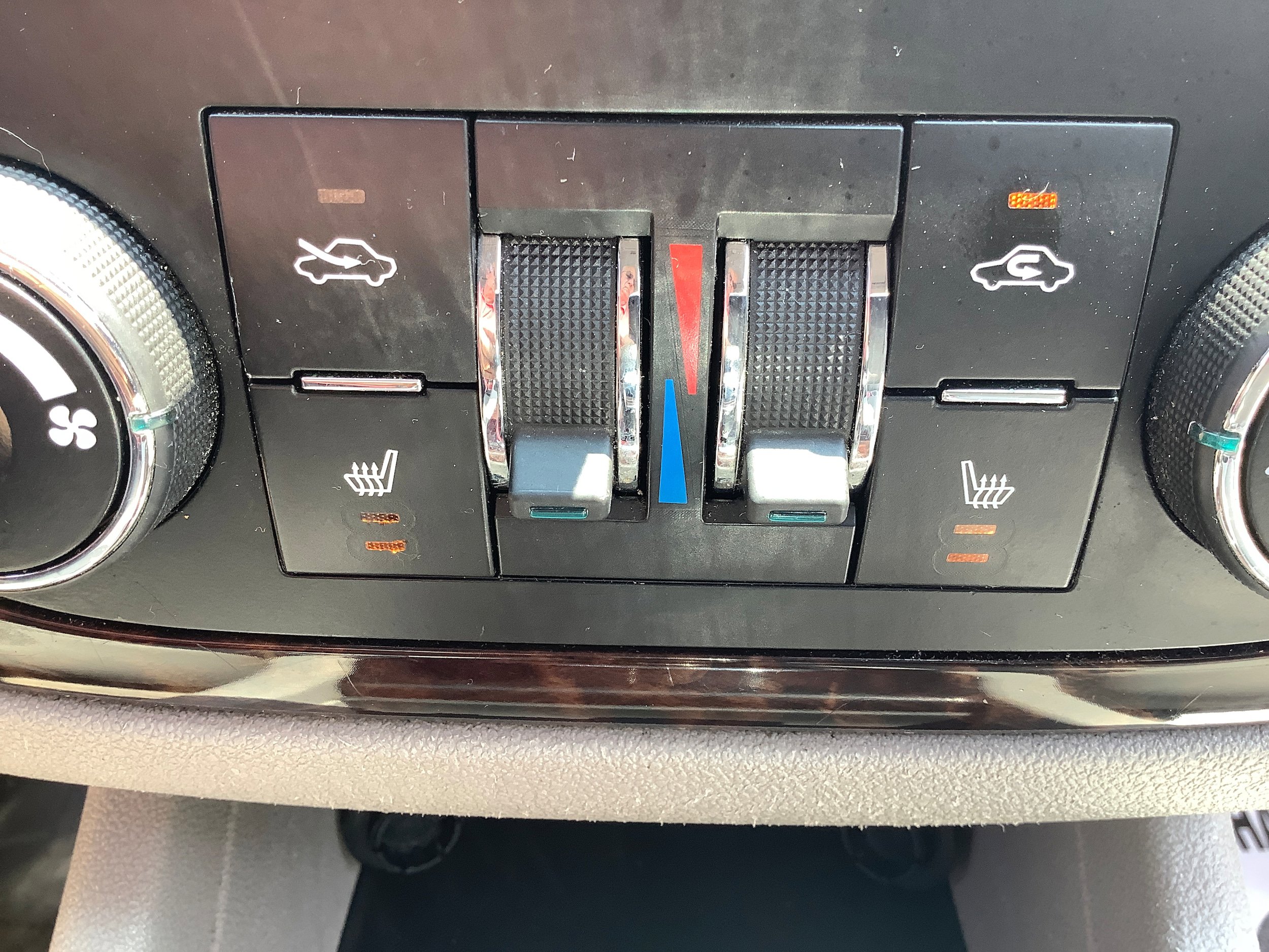 Used 2015 Chevrolet Impala LTZ FWD image 19