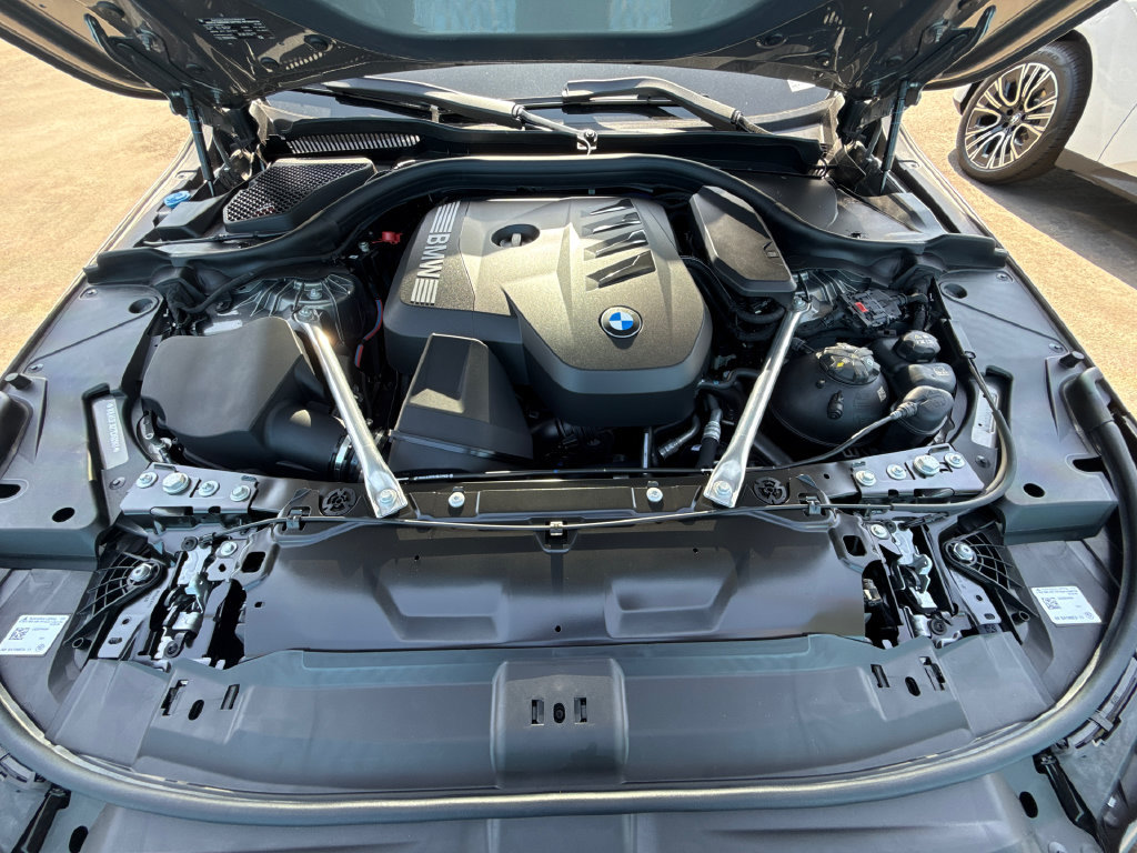 New 2026 BMW 530i xDrive w/ Executive Package AWD/4WD image 8