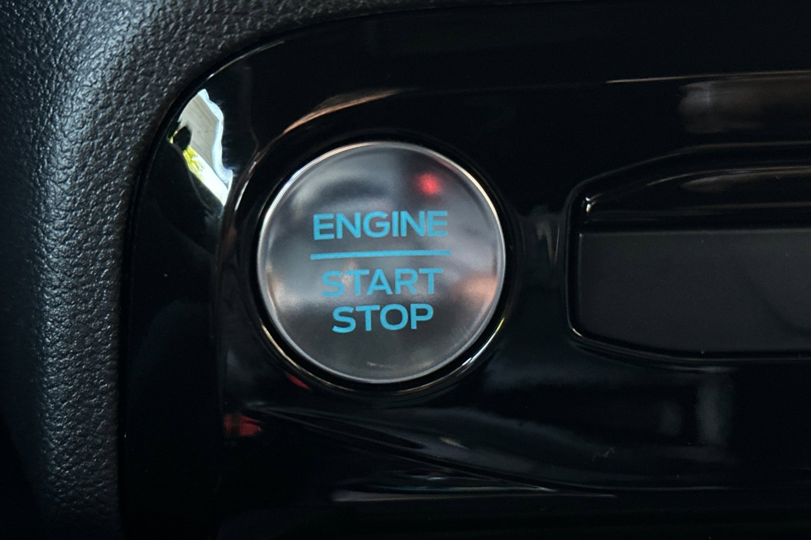 New 2025 Ford Escape ST-Line w/ Equipment Group 301A image 22