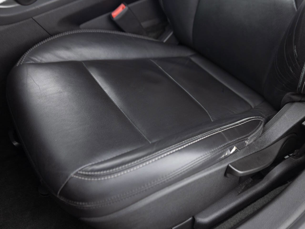 Used 2013 Chevrolet Volt Premium w/ Premium Trim Package FWD image 23