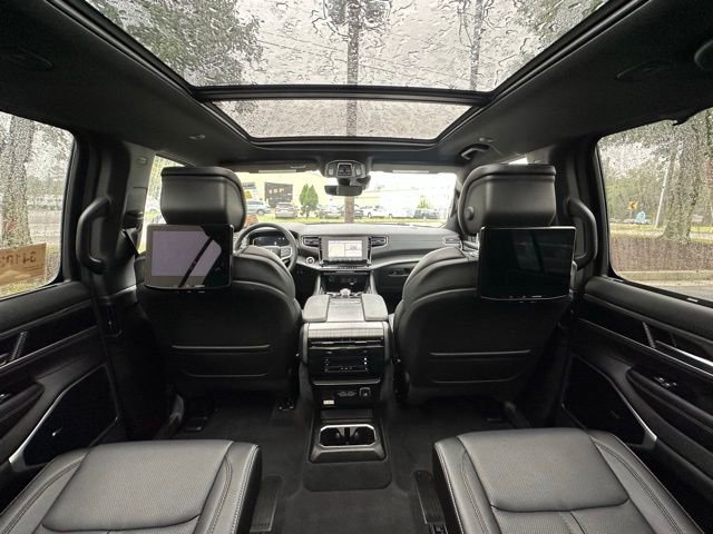 Used 2024 Jeep Wagoneer Series III w/ Premium Group I image 37