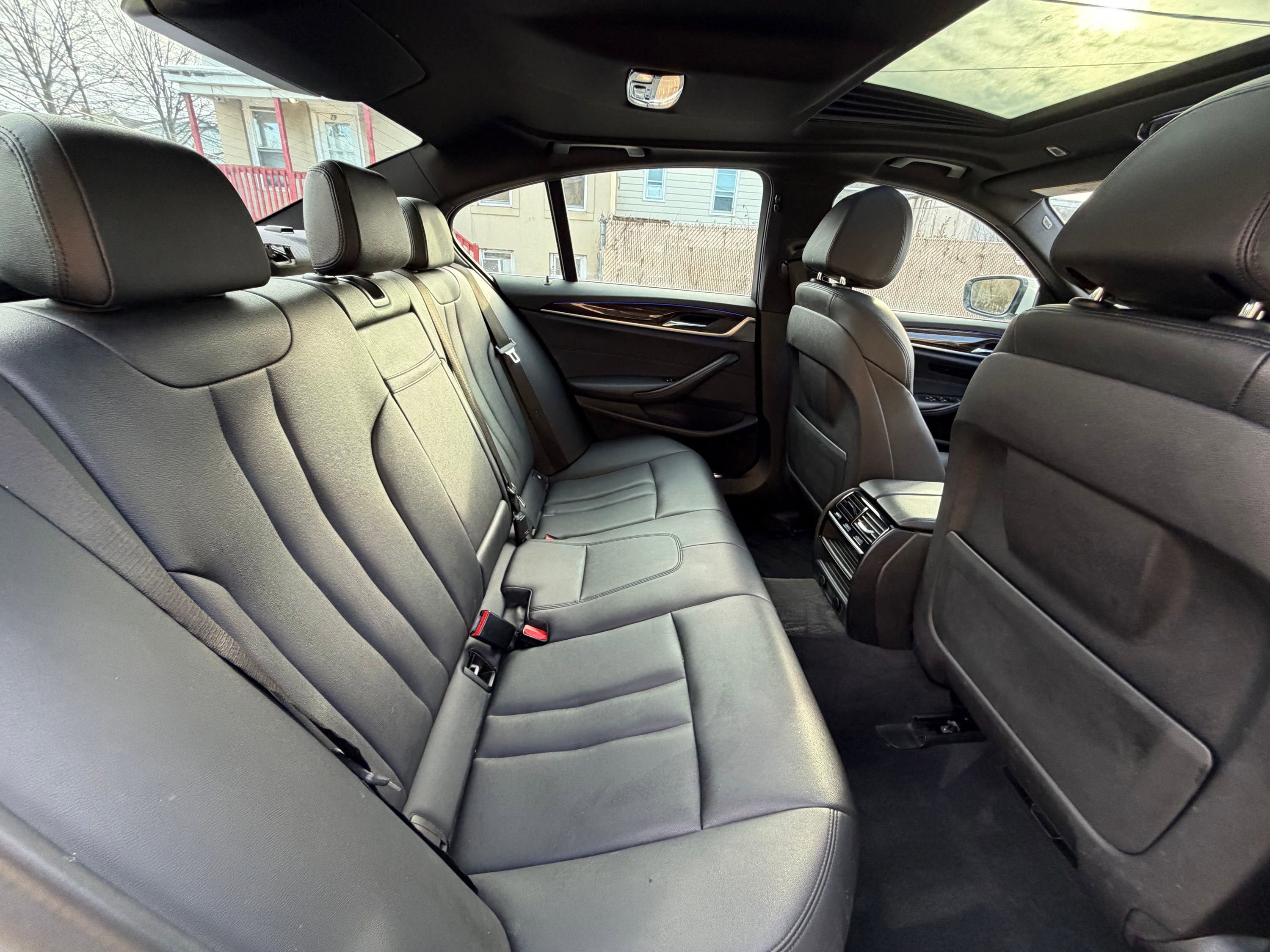 Used 2018 BMW 530i xDrive image 27