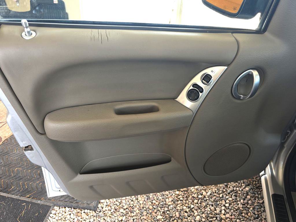 Used 2003 Jeep Liberty Limited AWD/4WD image 22
