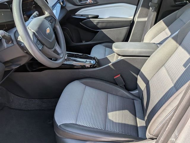 Used 2025 Chevrolet Trax LT image 11