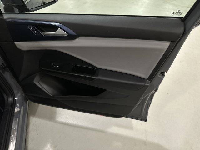 Certified 2022 Volkswagen Taos SE image 38