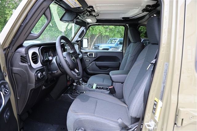 New 2025 Jeep Gladiator Willys image 17
