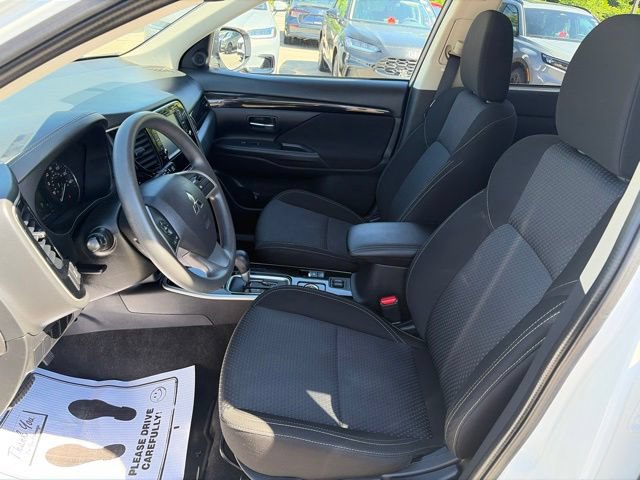 Used 2020 Mitsubishi Outlander ES AWD/4WD image 9