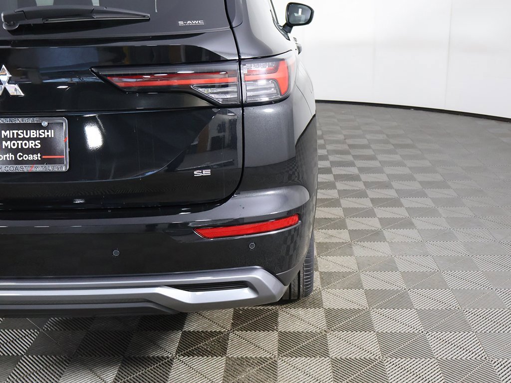 New 2025 Mitsubishi Outlander SE image 19