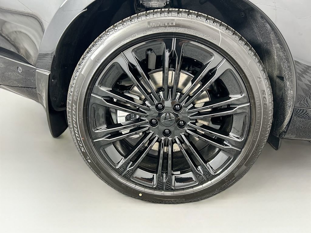 New 2026 Land Rover Range Rover SE image 32