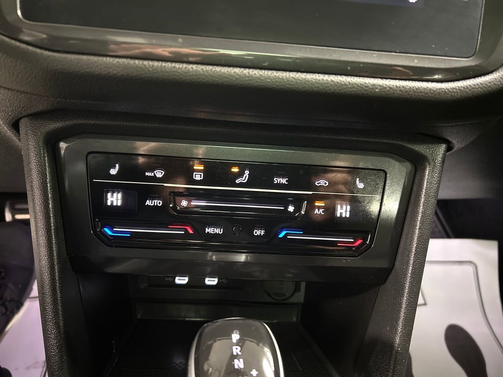 Used 2022 Volkswagen Tiguan SE R-Line image 17