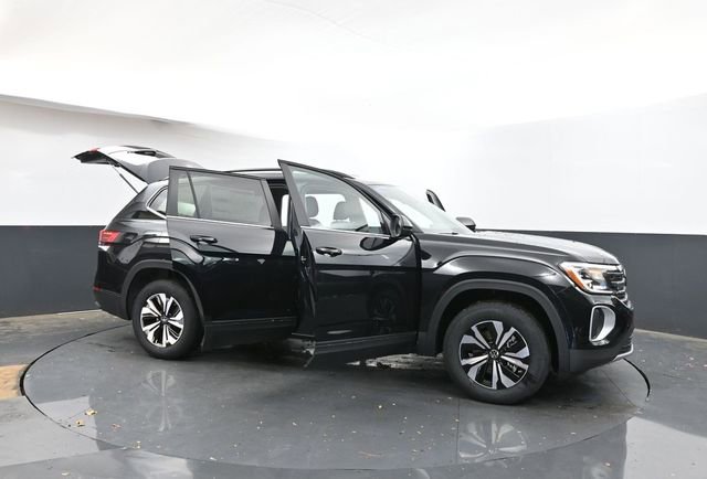 Used 2025 Volkswagen Atlas SE FWD image 40