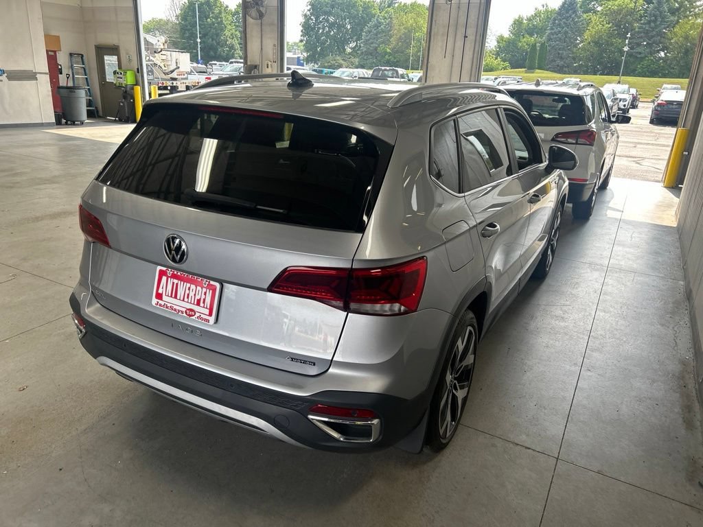 Used 2023 Volkswagen Taos SEL AWD/4WD image 8