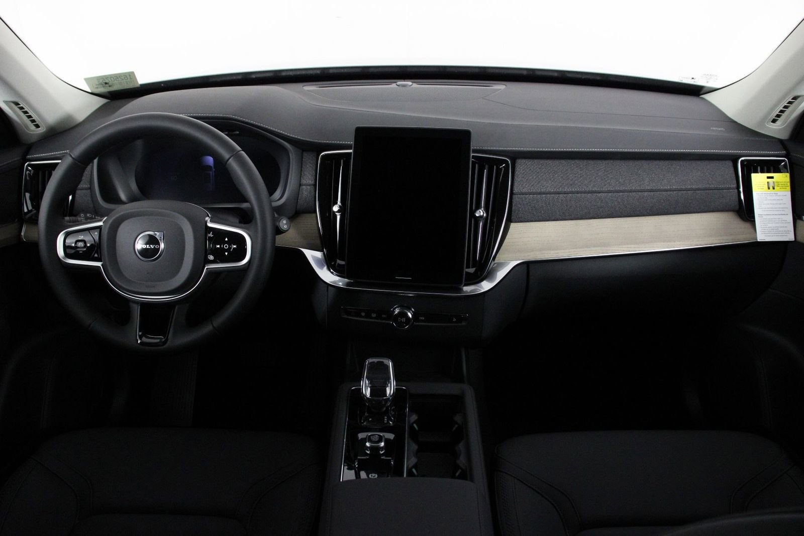 New 2025 Volvo XC90 B6 Core w/ Protection Package Premier AWD/4WD image 5