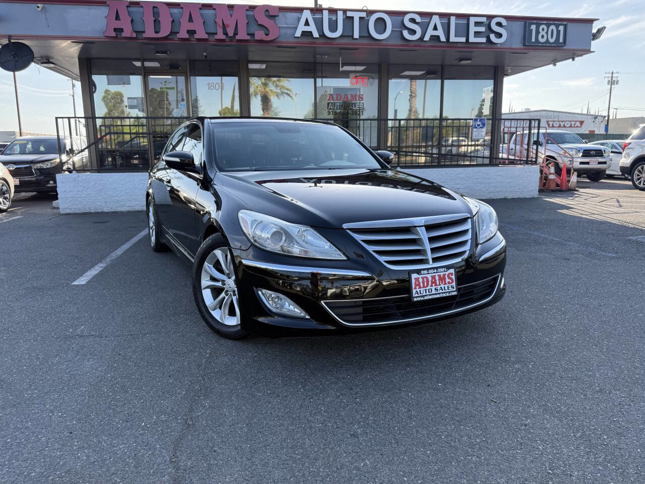 Used 2012 Hyundai Genesis 3.8 image 1