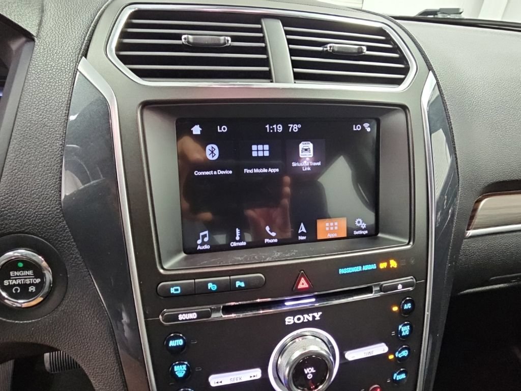 Used 2018 Ford Explorer Limited w/ Equipment Group 301A AWD/4WD image 19