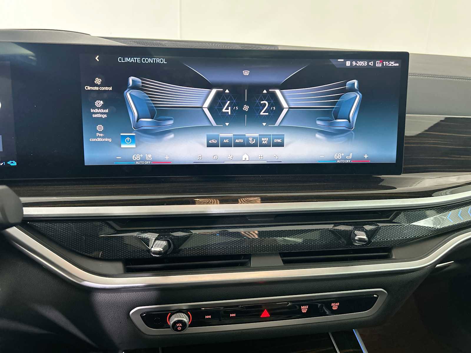 Used 2025 BMW X5 xDrive50e image 17