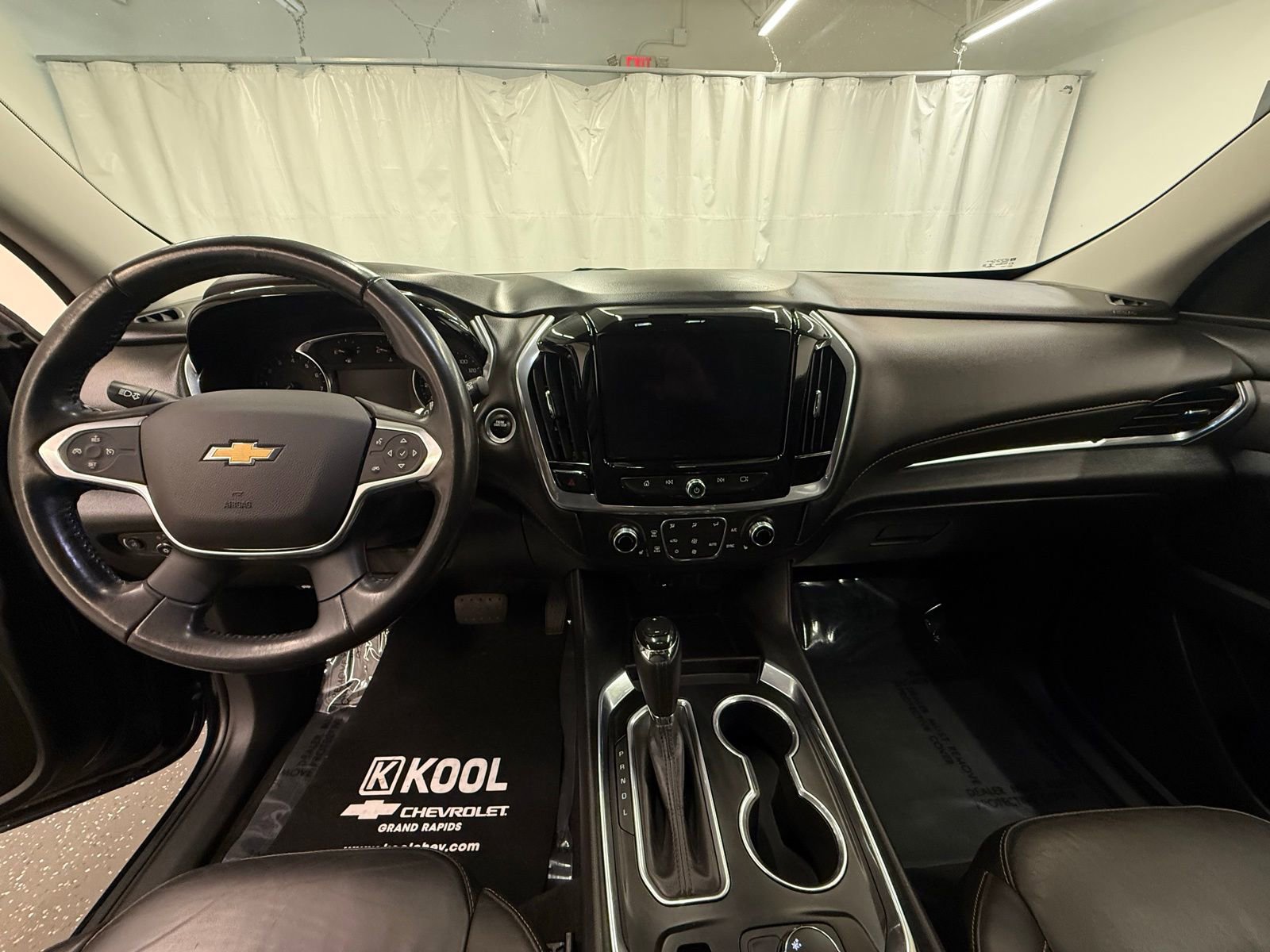 Used 2020 Chevrolet Traverse LT image 18