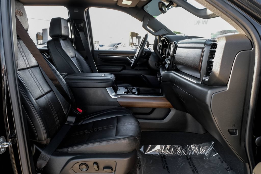 Used 2024 Chevrolet Silverado 3500 High Country w/ High Country Premium Package AWD/4WD image 34