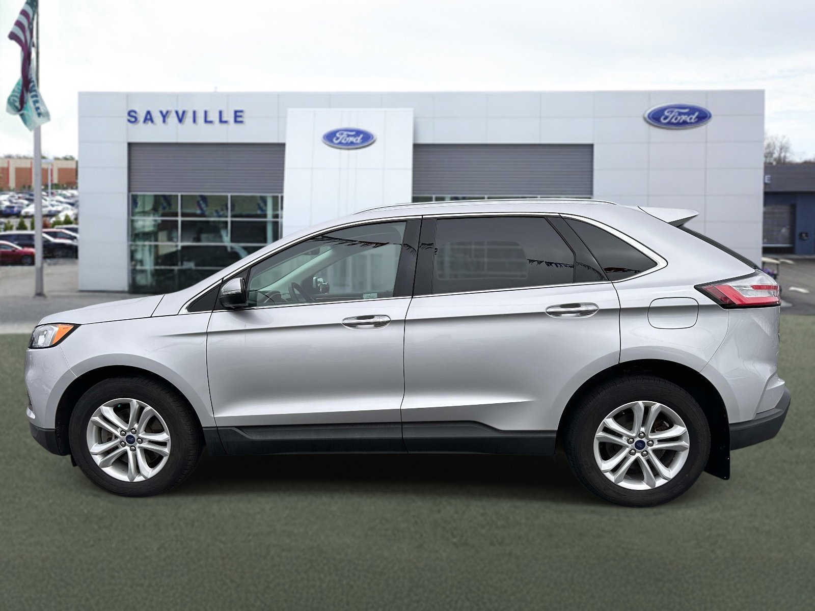 Used 2019 Ford Edge SEL w/ Equipment Group 201A image 2
