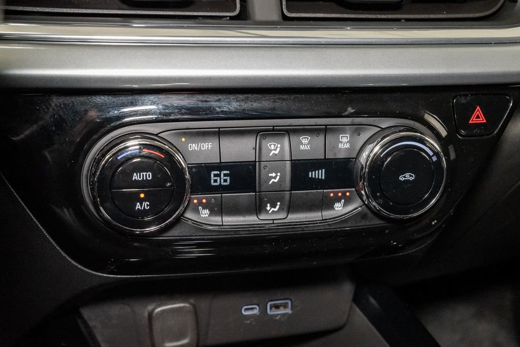 Used 2024 Chevrolet Trax LT w/ Driver Confidence Package FWD image 18