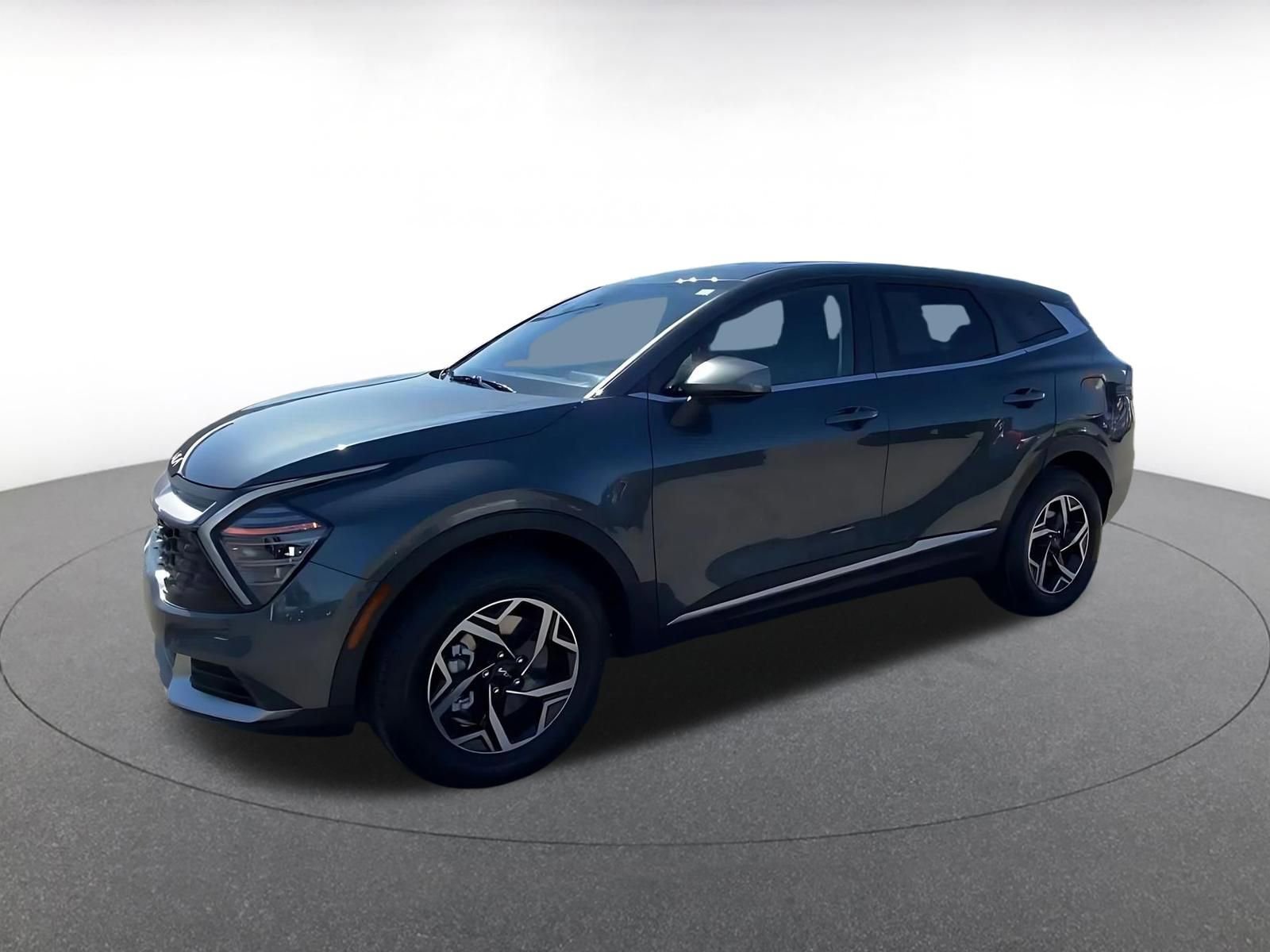 Used 2025 Kia Sportage LX image 8