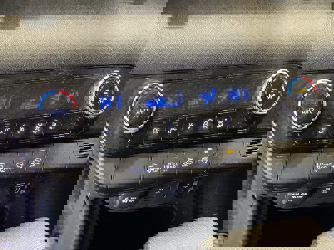 Used 2023 Hyundai Elantra SEL image 20