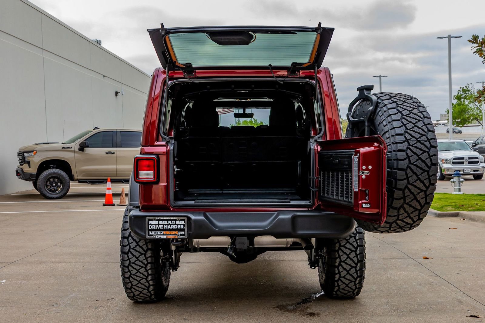 Used 2022 Jeep Wrangler Unlimited Sport image 9