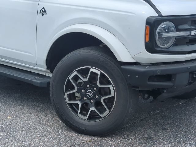 Used 2023 Ford Bronco Outer Banks AWD/4WD image 2