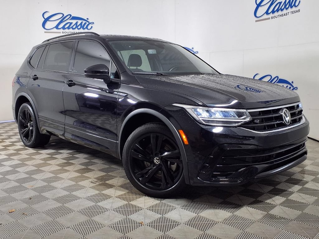 Used 2024 Volkswagen Tiguan SE R-Line FWD image 1